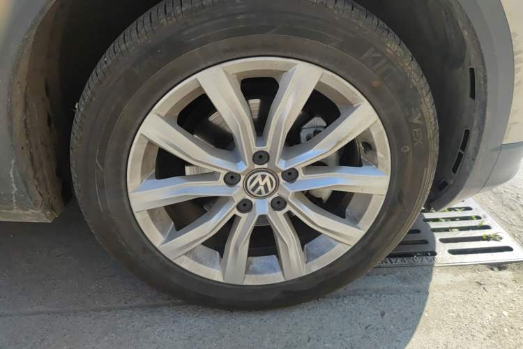 Used Volkswagen T-ROC 2019 280TSI DSG Two-Wheel Drive Comfort Version China VI Standard Right Front Wheel Hub