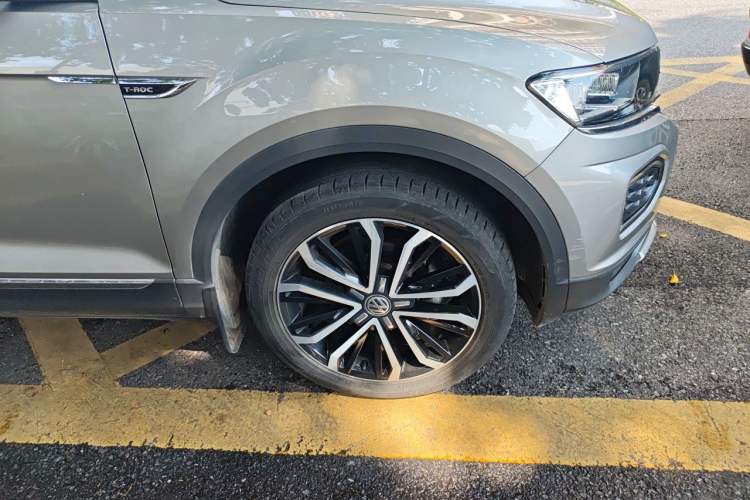 Used Volkswagen T-ROC 2019 280TSI DSG Two-Wheel Drive Comfort Version China VI Standard Right Front Wheel Hub