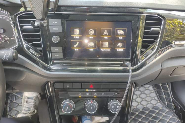 Used Volkswagen T-ROC 2019 280TSI DSG Two-Wheel Drive Comfort Version China VI Standard Audio And AC Panel