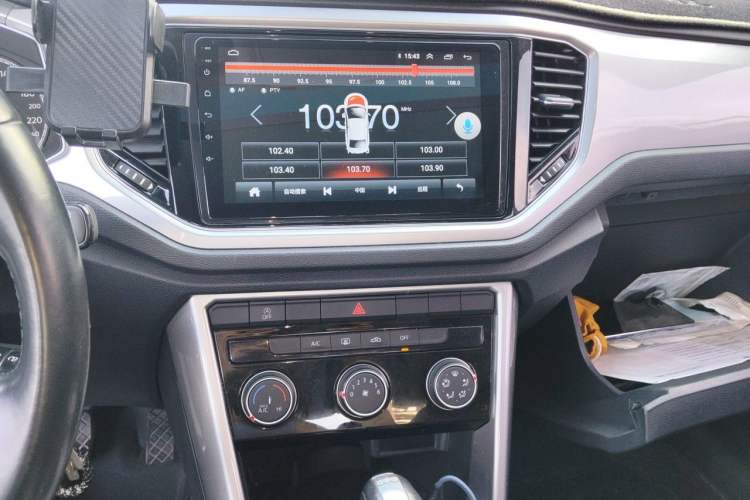 Used Volkswagen T-ROC 2019 230TSI DSG Two-Wheel-Drive Advanced Version China VI Standard Audio And AC Panel