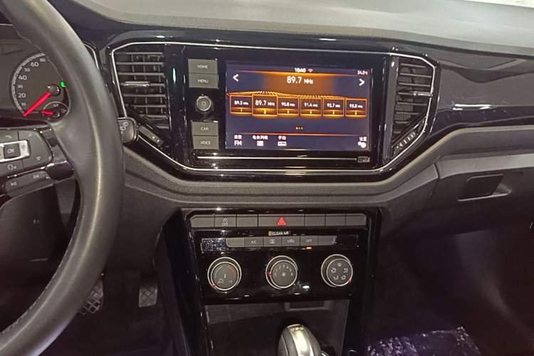 Used Volkswagen T-ROC 2019 280TSI DSG Two-Wheel Drive Comfort Version China VI Standard Audio And AC Panel