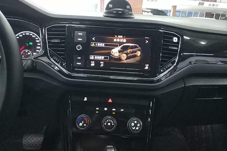 Used Volkswagen T-ROC 2019 280TSI DSG Two-Wheel Drive Comfort Version China VI Standard Audio And AC Panel