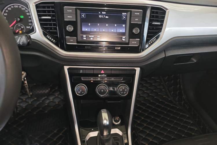 Used Volkswagen T-ROC 2019 280TSI DSG Two-Wheel Drive Advanced Version China VI Standard Audio And AC Panel