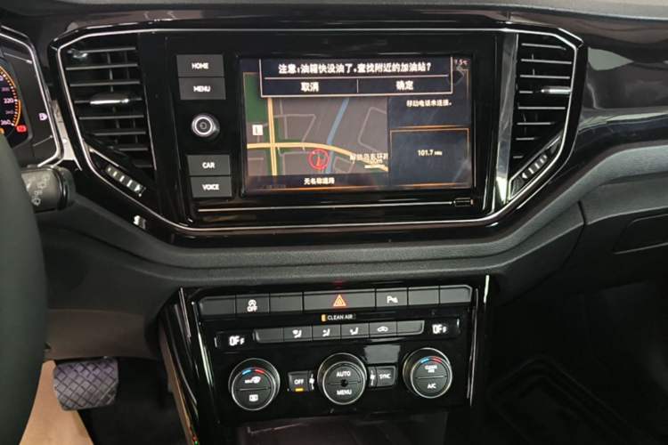 Used Volkswagen T-ROC 2019 280TSI DSG Two-Wheel-Drive Luxury Model China VI Standard Audio And AC Panel