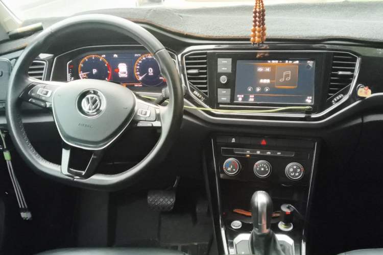 Used Volkswagen T-ROC 2019 280TSI DSG Two-Wheel Drive Advanced Version China VI Standard Center Console