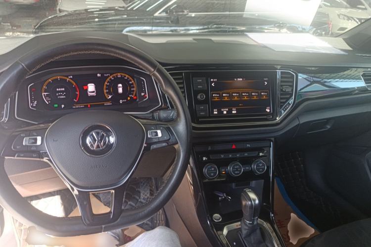 Used Volkswagen T-ROC 2019 280TSI DSG Four-Wheel Drive Luxury Version China V Standard Center Console