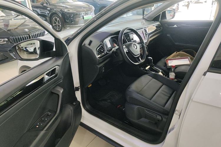 Used Volkswagen T-ROC 2019 280TSI DSG Two-Wheel Drive Comfort Version China VI Standard Driver Seat