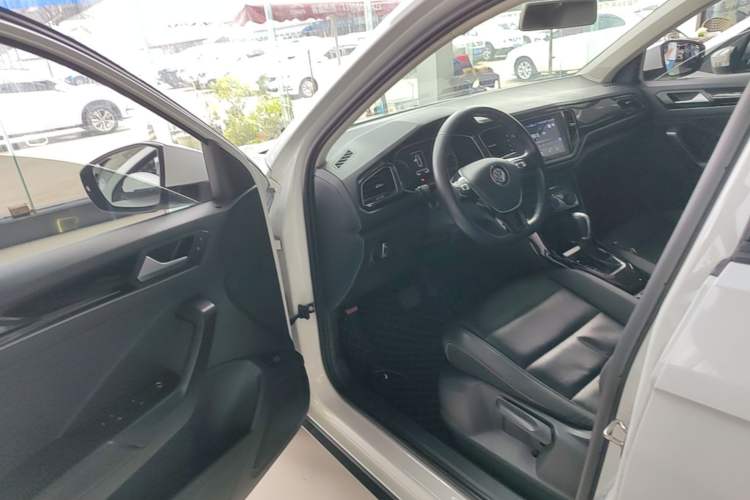 Used Volkswagen T-ROC 2019 280TSI DSG Two-Wheel Drive Comfort Version China VI Standard Driver Seat