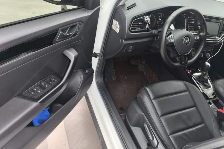 Used Volkswagen T-ROC 2019 280TSI DSG Two-Wheel Drive Comfort Version China VI Standard Driver Seat