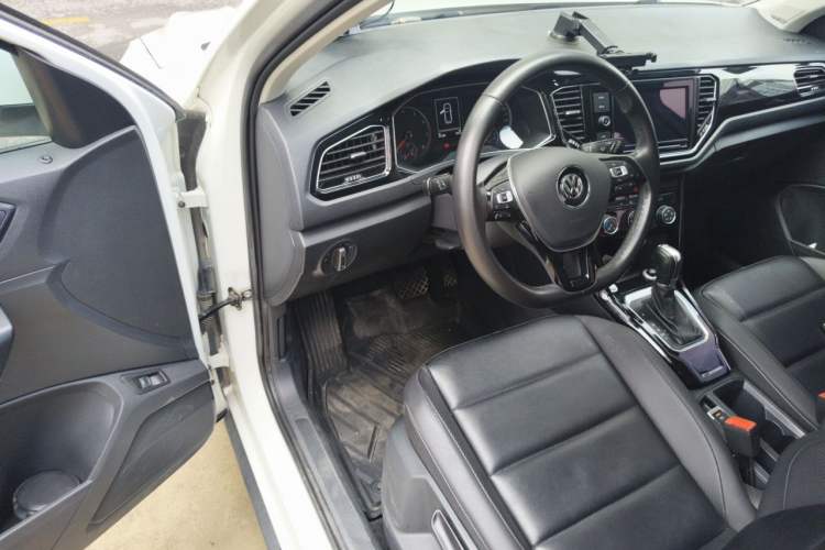 Used Volkswagen T-ROC 2019 280TSI DSG Two-Wheel Drive Comfort Version China VI Standard Driver Seat