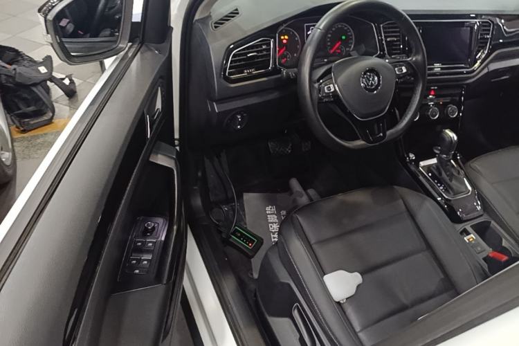 Used Volkswagen T-ROC 2019 280TSI DSG Two-Wheel Drive Comfort Version China VI Standard Driver Seat