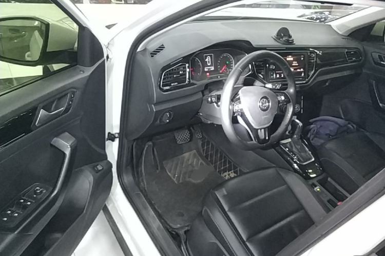 Used Volkswagen T-ROC 2019 280TSI DSG Two-Wheel Drive Comfort Version China VI Standard Driver Seat