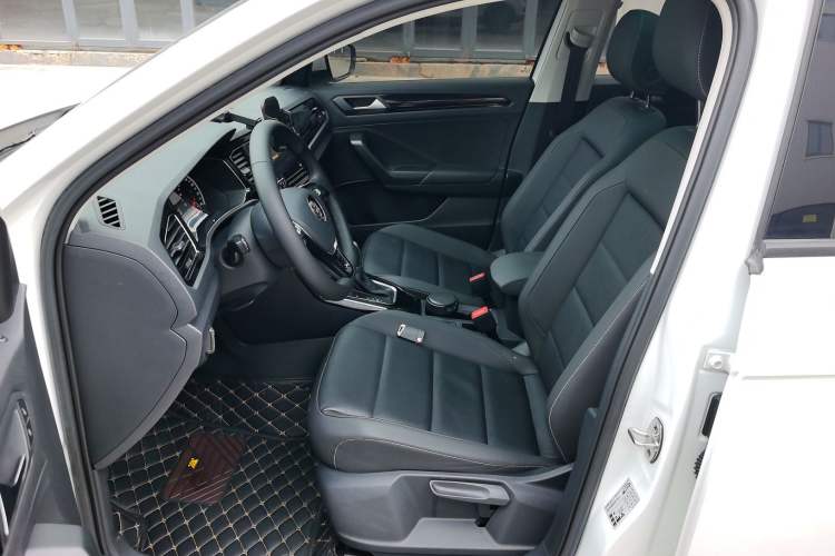 Used Volkswagen T-ROC 2019 280TSI DSG Two-Wheel Drive Comfort Version China VI Standard Driver Seat