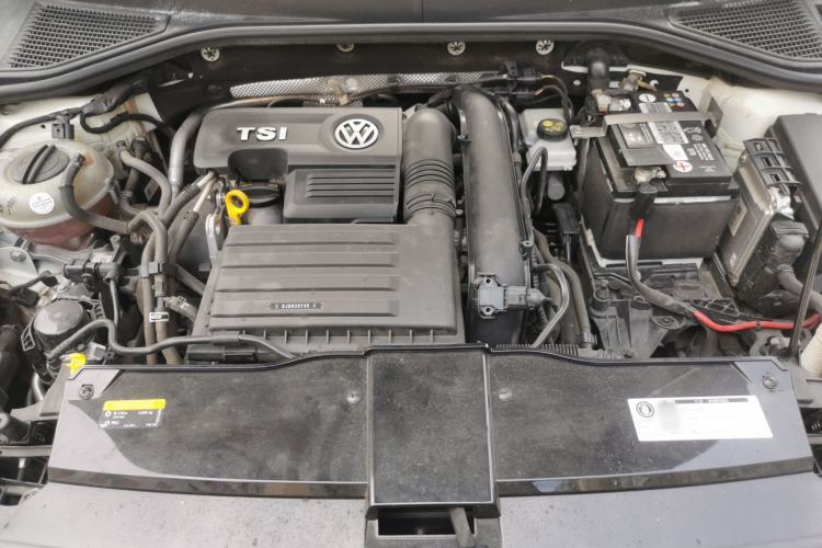 Used Volkswagen T-ROC 2019 280TSI DSG Two-Wheel Drive Comfort Version China VI Standard Engine Bay