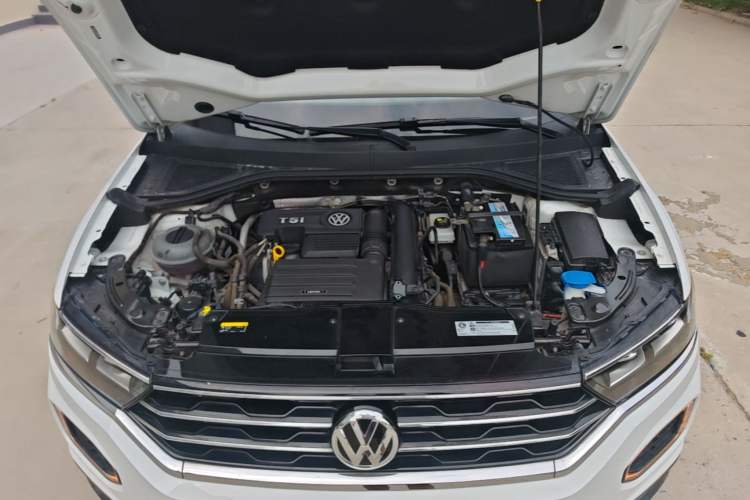 Used Volkswagen T-ROC 2019 280TSI DSG Two-Wheel Drive Advanced Version China VI Standard Engine Bay