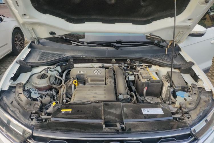 Used Volkswagen T-ROC 2019 280TSI DSG Two-Wheel Drive Comfort Version China VI Standard Engine Bay