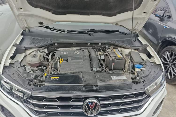 Used Volkswagen T-ROC 2019 230TSI DSG Two-Wheel-Drive Advanced Version China VI Standard Engine Bay