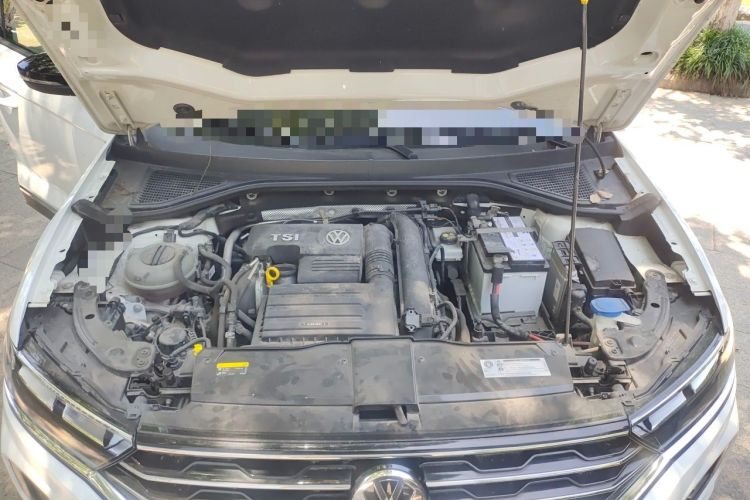 Used Volkswagen T-ROC 2019 280TSI DSG Two-Wheel Drive Comfort Version China VI Standard Engine Bay