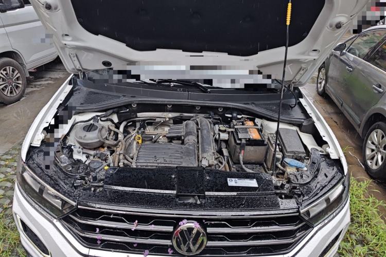 Used Volkswagen T-ROC 2019 280TSI DSG Two-Wheel Drive Comfort Version China VI Standard Engine Bay