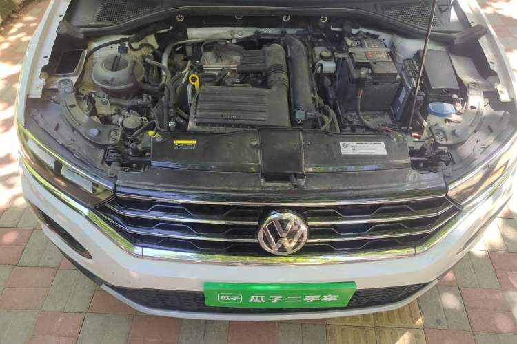 Used Volkswagen T-ROC 2019 280TSI DSG Two-Wheel Drive Comfort Version China VI Standard Engine Bay