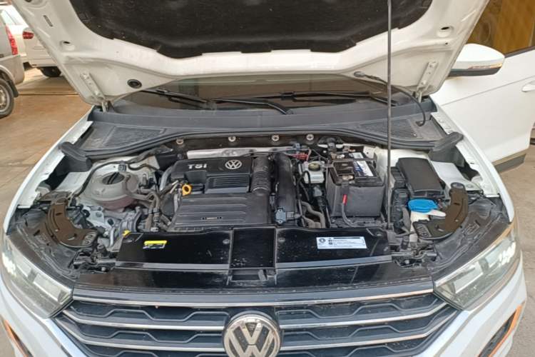 Used Volkswagen T-ROC 2019 280TSI DSG Four-Wheel Drive Luxury Version China V Standard Engine Bay