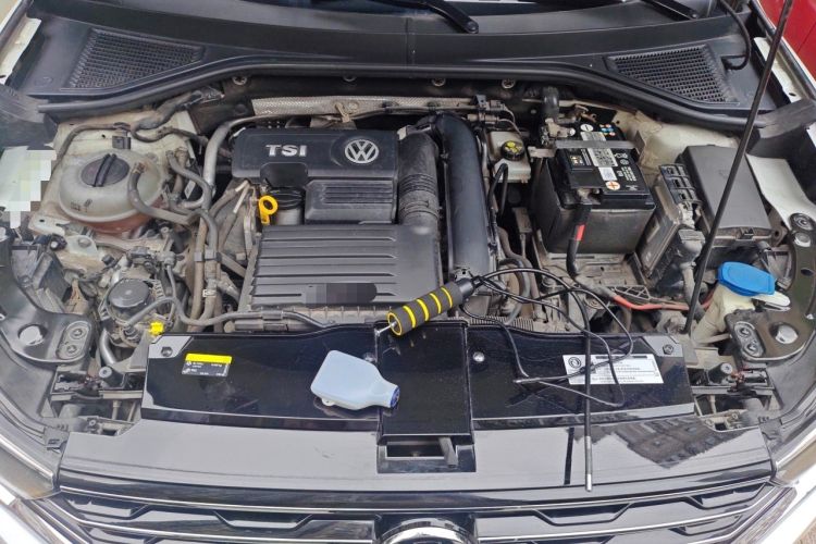 Used Volkswagen T-ROC 2019 230TSI DSG Two-Wheel-Drive Advanced Version China VI Standard Engine Bay