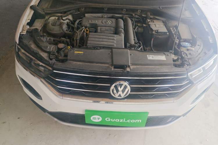 Used Volkswagen T-ROC 2019 280TSI DSG Two-Wheel Drive Advanced Version China VI Standard Engine Bay
