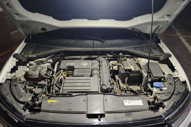 Used Volkswagen T-ROC 2019 280TSI DSG Two-Wheel Drive Comfort Version China VI Standard Engine Bay