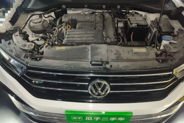 Used Volkswagen T-ROC 2019 280TSI DSG Two-Wheel Drive Advanced Version China VI Standard Engine Bay