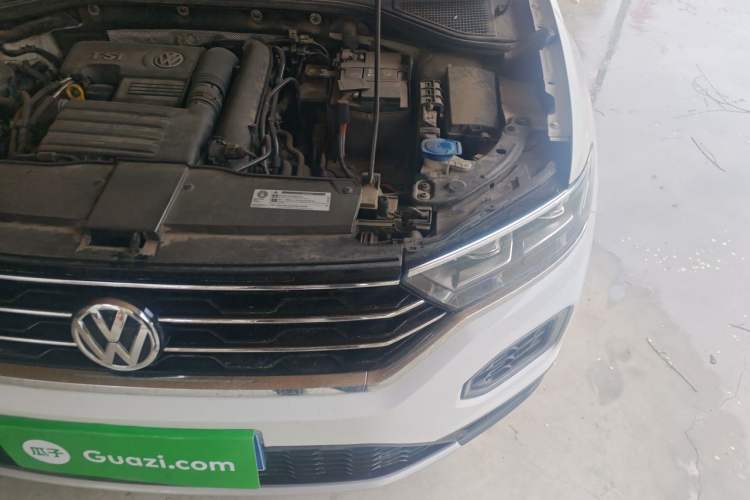 Used Volkswagen T-ROC 2019 280TSI DSG Two-Wheel Drive Advanced Version China VI Standard Engine Bay Left