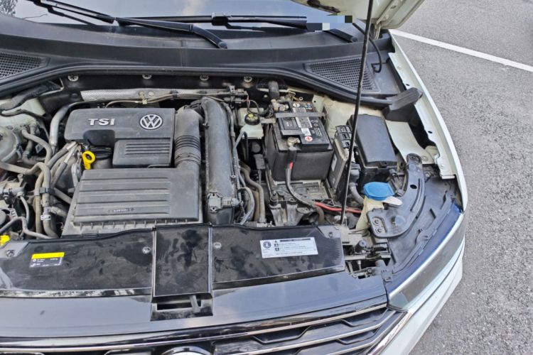 Used Volkswagen T-ROC 2019 280TSI DSG Two-Wheel Drive Comfort Version China VI Standard Engine Bay Left