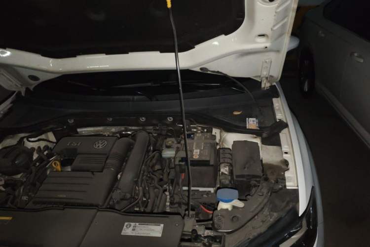 Used Volkswagen T-ROC 2019 280TSI DSG Two-Wheel Drive Comfort Version China VI Standard Engine Bay Left
