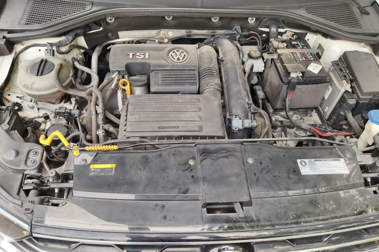 Used Volkswagen T-ROC 2019 280TSI DSG Two-Wheel Drive Comfort Version China VI Standard Engine Bay