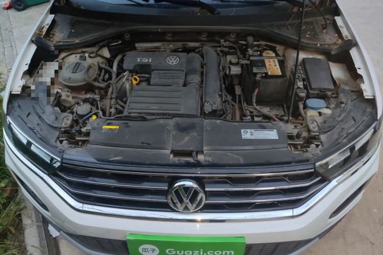 Used Volkswagen T-ROC 2019 230TSI DSG Two-Wheel-Drive Advanced Version China VI Standard Engine Bay