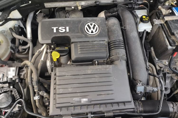 Used Volkswagen T-ROC 2019 280TSI DSG Two-Wheel Drive Comfort Version China VI Standard Engine Bay