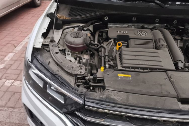 Used Volkswagen T-ROC 2019 280TSI DSG Four-Wheel Drive Luxury Version China V Standard Engine Bay Right