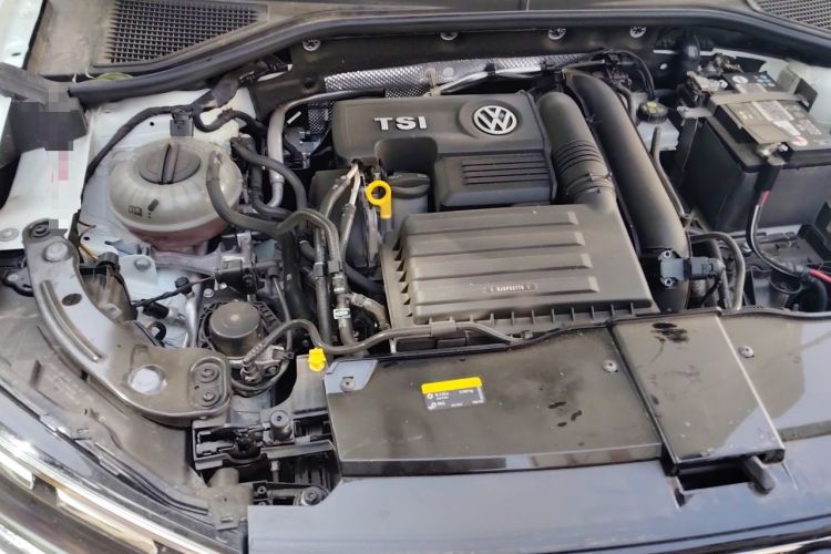 Used Volkswagen T-ROC 2019 280TSI DSG Two-Wheel Drive Comfort Version China VI Standard Engine Bay Right