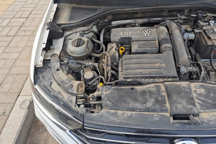 Used Volkswagen T-ROC 2019 230TSI DSG Two-Wheel-Drive Advanced Version China VI Standard Engine Bay Right