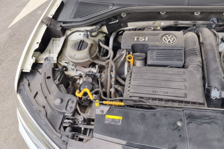 Used Volkswagen T-ROC 2019 280TSI DSG Two-Wheel Drive Comfort Version China VI Standard Engine Bay Right