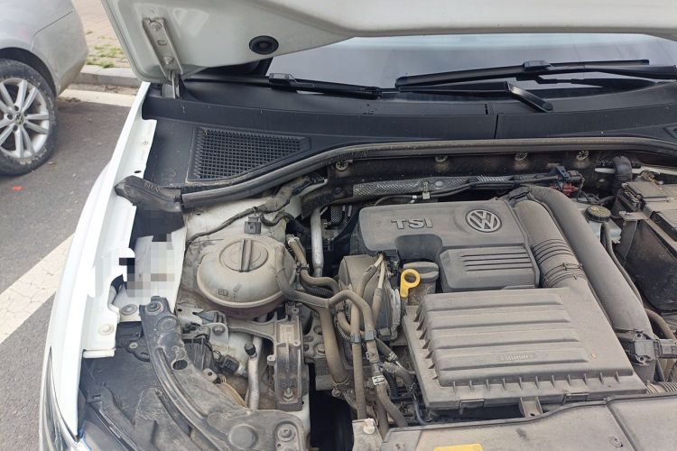 Used Volkswagen T-ROC 2019 280TSI DSG Four-Wheel Drive Luxury Version China V Standard Engine Bay Right