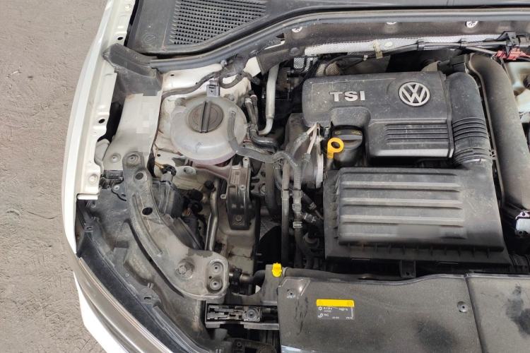 Used Volkswagen T-ROC 2019 280TSI DSG Four-Wheel Drive Luxury Version China V Standard Engine Bay Right