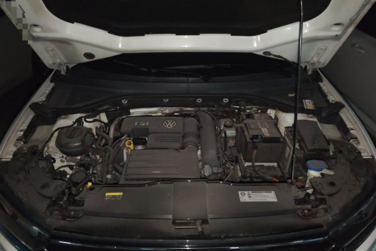 Used Volkswagen T-ROC 2019 280TSI DSG Two-Wheel Drive Comfort Version China VI Standard Engine Bay