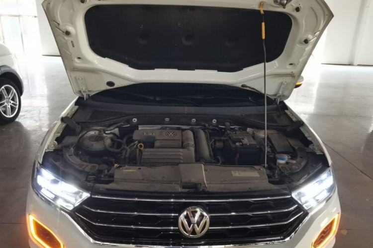 Used Volkswagen T-ROC 2019 280TSI DSG Two-Wheel Drive Comfort Version China VI Standard Engine Bay