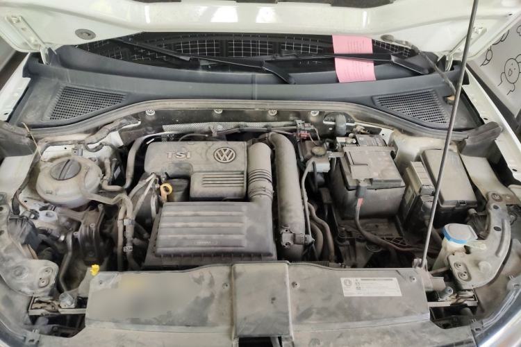 Used Volkswagen T-ROC 2019 280TSI DSG Two-Wheel Drive Comfort Version China VI Standard Engine Bay