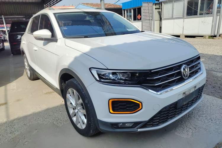 Used Volkswagen T-ROC 2019 230TSI DSG Two-Wheel-Drive Advanced Version China VI Standard Exterior 1