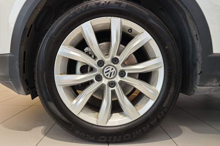 Used Volkswagen T-ROC 2019 230TSI DSG Two-Wheel-Drive Advanced Version China VI Standard Exterior 12