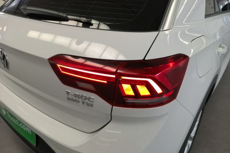 Used Volkswagen T-ROC 2019 280TSI DSG Two-Wheel Drive Advanced Version China VI Standard Exterior 3
