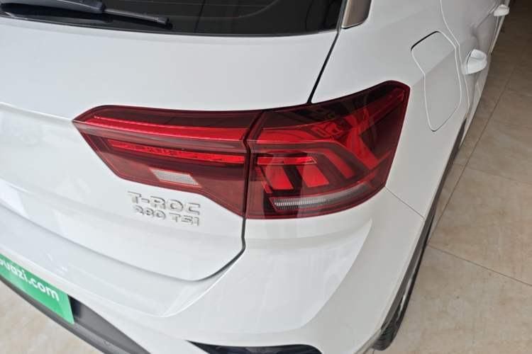 Used Volkswagen T-ROC 2019 280TSI DSG Two-Wheel Drive Advanced Version China VI Standard Exterior 3