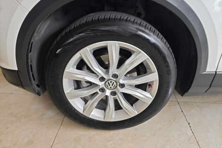 Used Volkswagen T-ROC 2019 280TSI DSG Two-Wheel Drive Advanced Version China VI Standard Exterior 4