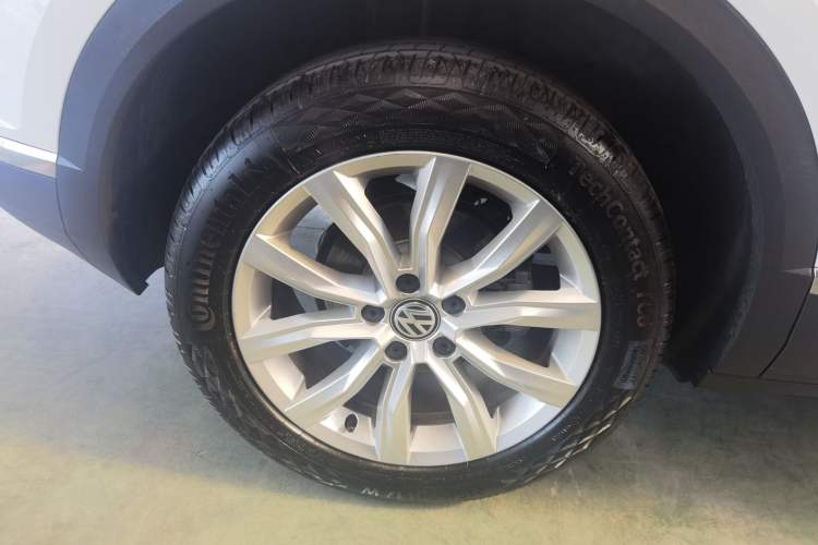 Used Volkswagen T-ROC 2019 230TSI DSG Two-Wheel-Drive Advanced Version China VI Standard Exterior 5